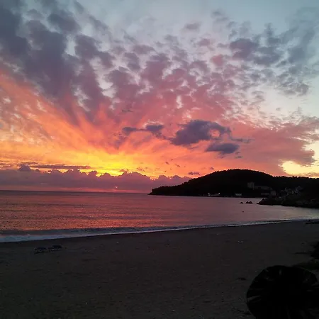 فندق Golden Beach 3*
