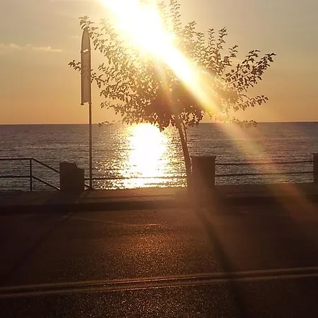 Golden Beach هيماري