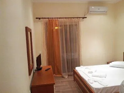 فندق Golden Beach 3*