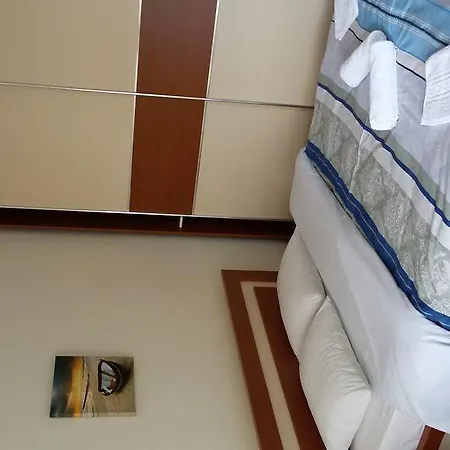 فندق Golden Beach 3*
