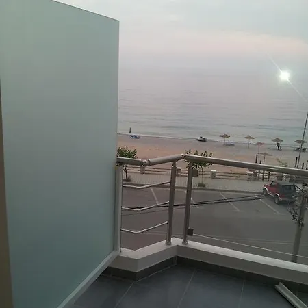 Golden Beach فندق